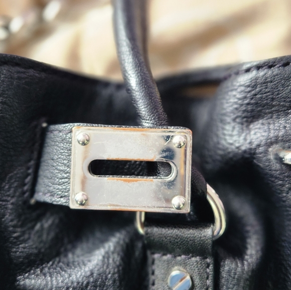 Michael Kors women's black crossbody  leather bag  size OS - Picture 6 of 13